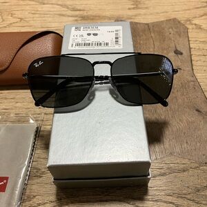 Ray-Ban Dark Gray Aviator Sunglasses